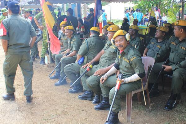 "<a href="/Nazrin_17/">Nama Saya Rain</a>: Team Jatuh Piring M12 RELAWAN @RELA_SELANGOR  Di #UKMRK2013 @KP_RELA <a href="/mehatahmad/">mehat ahmad</a> "