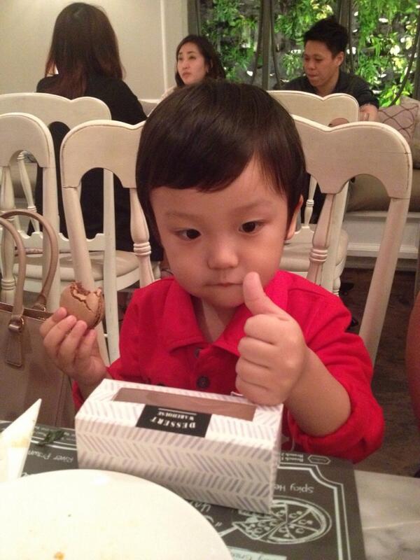 may_margin's tweet image. Very yummy macaroon