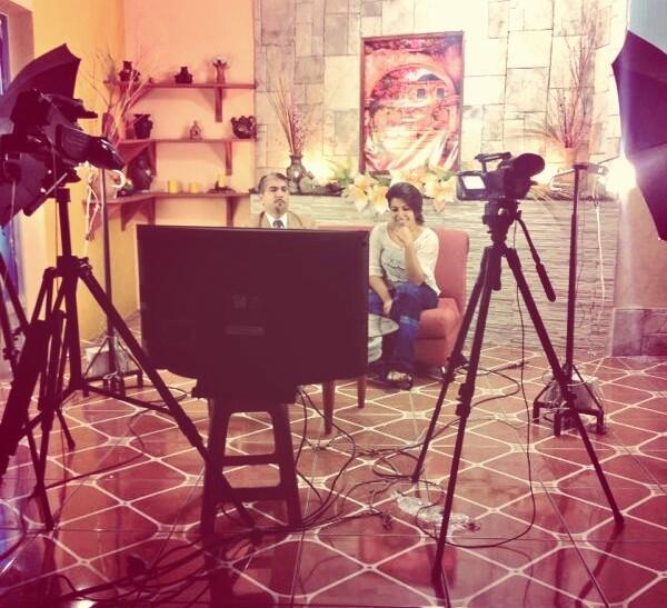 Celia2M's tweet photo. Entrevista en @ConectateXela invitando para Somos de Tinta &amp; ColorWaaaa emocionada!! Solo falta semana y media :D http://t.co/SJ4MsVTl7q