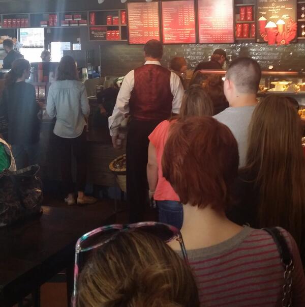 TheSmokingSwine's tweet image. Hey @Starbucks 12 people in line while your manager casually hangs out is not a great CS model. #writtenwarning