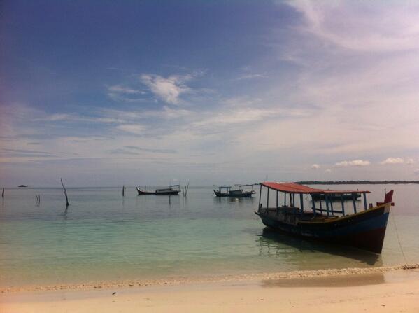 "<a href="/citramaulana/">citra maulana putra</a>: siap siap berangkat #Pulaulengkuas #BelitungLand #Day1 #16nov #citrayayi #honeymoon <a href="/visit_belitung/">BelitungIsland.COM</a> "