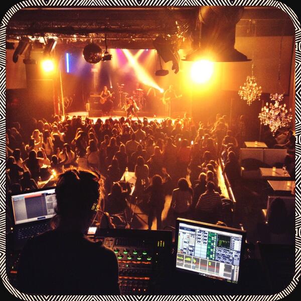 Pic from The Mod Club with Shawn Desman!@DaRealSD <a href="/RandieVanGorp/">Randie Van Gorp</a> @TheCloudGuitar