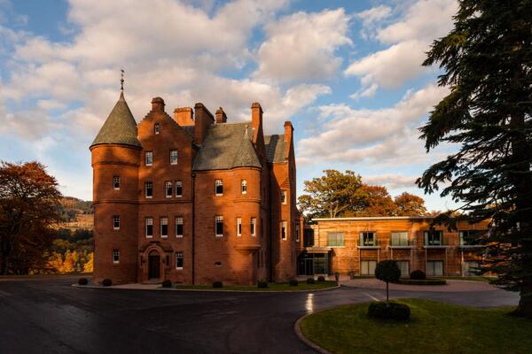 MarketbyMobil's tweet photo. Trends for Hotels in Customer Mobile Use http://t.co/BEaCh9Ks2P
Pic Fonab Castle Hotel, Pitlochry, Scotland http://t.co/gJJRB7auZU