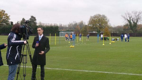 ChelseaFC's tweet photo. Afternoon training today for those not on international duty. Chelsea TV reports pitchside for 'Blues News'. #CFC http://t.co/GodvzBWCOz