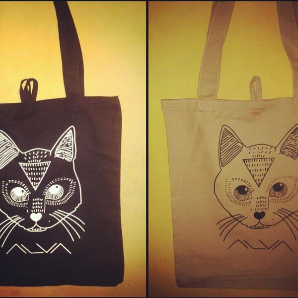RT <a href="/alvatres/">ALVAtres</a>: ready totebag idr. 60k :)