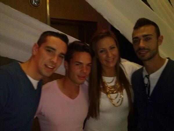 DonnaCoreDj's tweet photo. Oleee chicos!💋"@Raul_OV: En palko con @Carlosostos9 @Rafalillo_VR y la gran @DonnaCuore . Muy buena noche y musicon! http://t.co/Ot1FOIVoLZ”