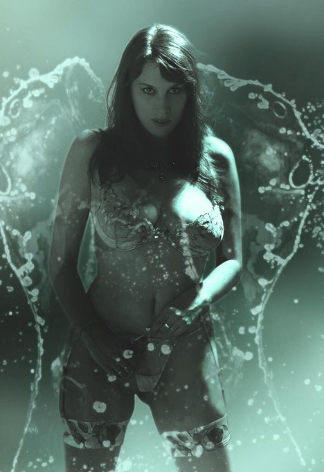 Another of my modeling pic! http://t.co/u07FAkj0fR