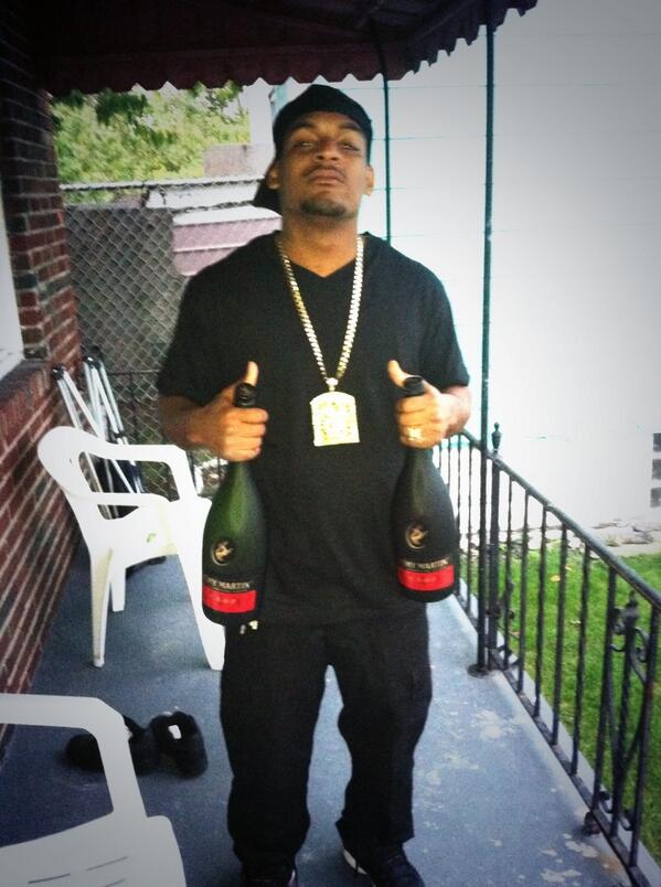 DiamondFaceEnt's tweet image. What's hapnenn