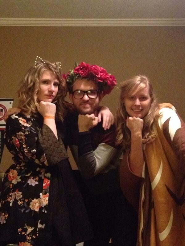 BryceDakota's tweet photo. @gracehelbig #gracefacing with my bffs turning #21 #catears #roses #owlonezie @jennydeane http://t.co/ytZhhzmfr0