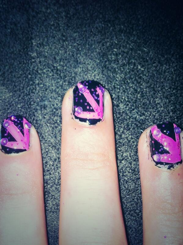 com_maud's tweet image. Nagels gelakt