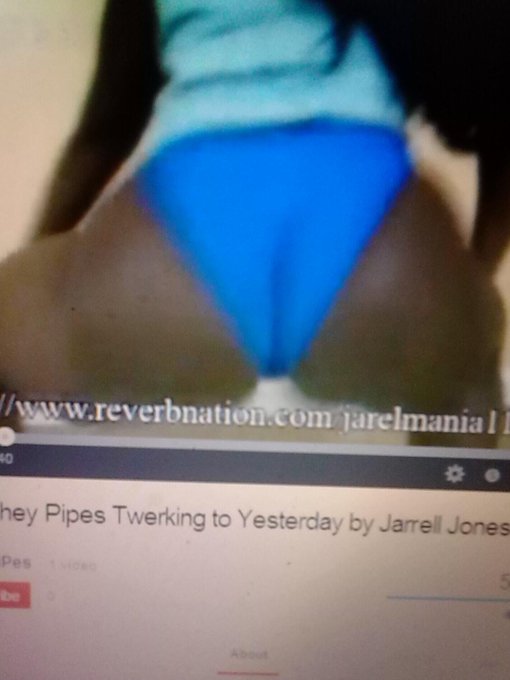 Me doing my thing on youtube show some love http://t.co/zJuvD3LQTi