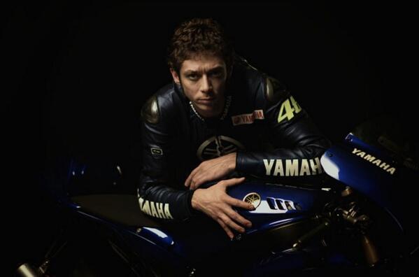 JesSanSan's tweet photo. "La Honda siempre es un gran problema, sobre todo para el que no tiene una" - VALENTINO ROSSI. @ValeYellow46 #MotoGP http://t.co/dFZwFuYmOZ
