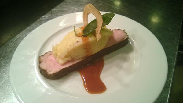 Fourth course veal with crush of coffee and curry. Low temperature. " here bliksem" and crispy apple