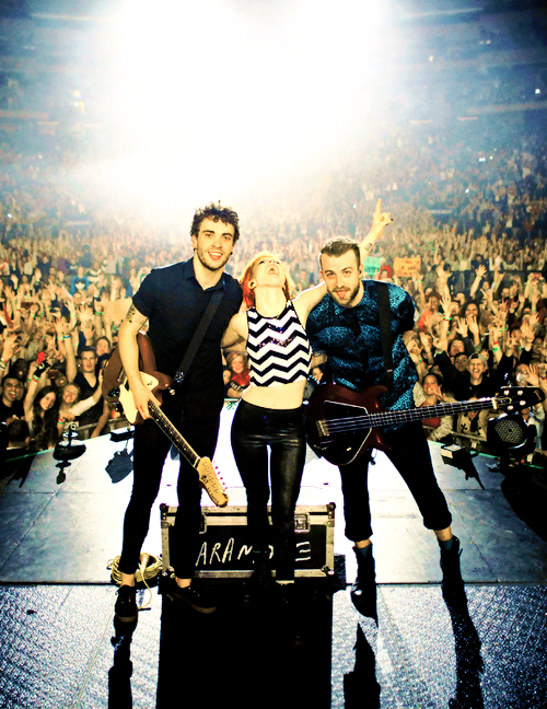 TheParamoreBand's tweet photo. RETWEET TO VOTE FOR PARAMORE!

Paramore #AltBand #Band #PeoplesChoice #MTVStars http://t.co/bx2hT5Xaag