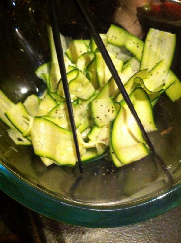 ExcitingLight's tweet photo. Zucchini ribbon raw salad http://t.co/J9ZAyYt50k