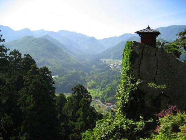 日本の観光名所bot Pa Twitter 宝珠山立石寺 山寺 山形県 松尾芭蕉が 奥の細道 で 閑さや岩にしみ入る蝉の声 という俳句を詠んだ有名な名所 平安時代前期 第56代清和天皇の命により 比叡山 天台宗の高僧の慈覚大師により開山された霊場 T Co