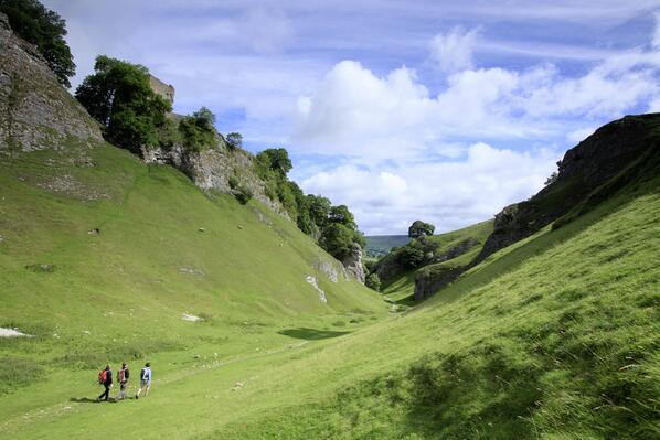 Whatever the weather, you'll always find cracking hillwalks in the Peak District National Park #lovenationalparks