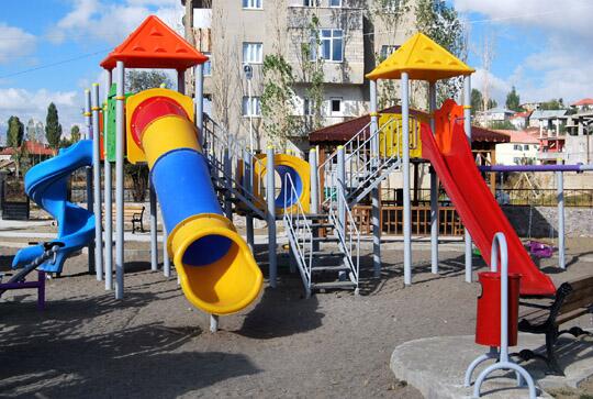 PARKSANGRUP's tweet photo. HAKKARİ YÜKSEKOVA COCUK OYUN PARKI http://t.co/HK4h6NIxMo