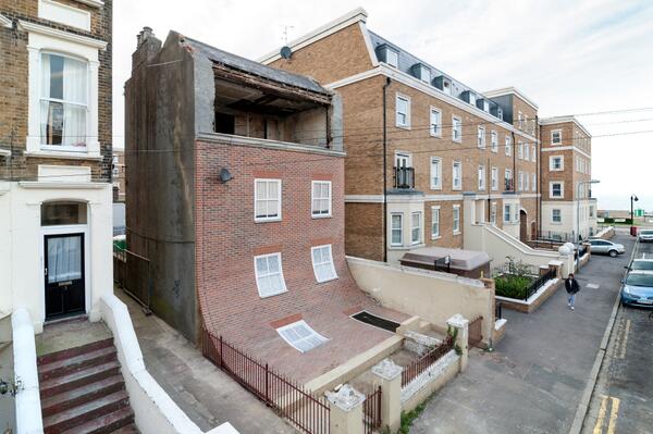 WhiteRoom_Photo's tweet image. We shot this property a couple of months ago. Alex Chinneck's sliding house, Godwin Rd Margate, go check it out.