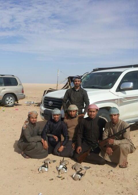 وهذي المجموعةة بيض الله وجيهها ماقصرو