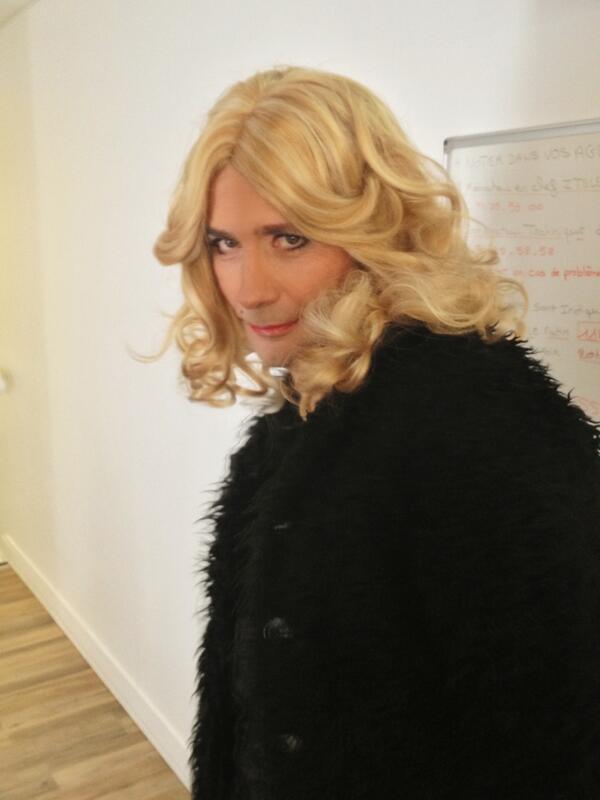 TBT9_W9's tweet photo. Hier, les chroniqueurs ont tenu leur pari ! Qui l'a le mieux honoré ? http://t.co/oMQleiW2Y2 A RT les Twittos ! #TPMP http://t.co/26ltuv0Z8h
