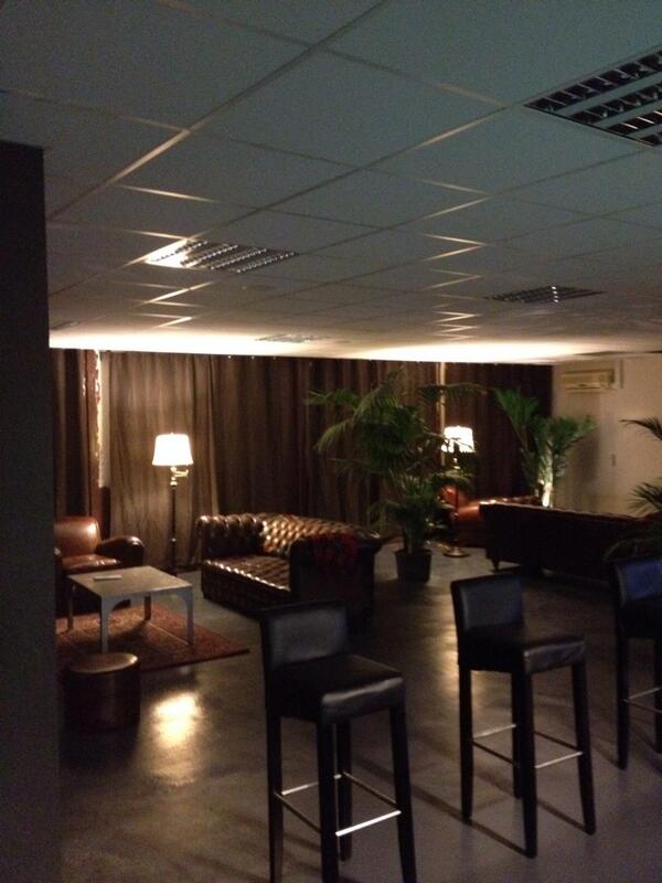 Kaiserpark9's tweet photo. #kaiserpark diffuse le #match décisif #france #Ukraine http://t.co/4Oc0zWErEO