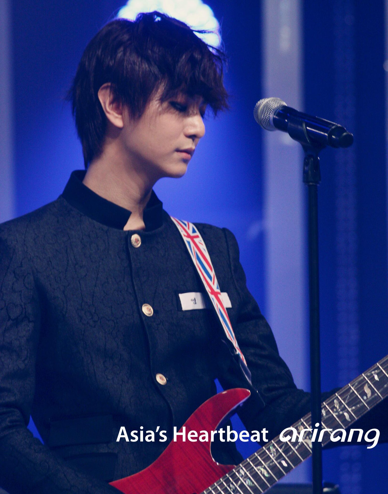 BZaYwX_CUAEPVuW.jpg:large