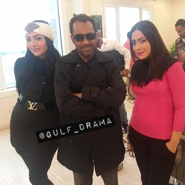 O Xrhsths الدراما الخليجية Sto Twitter الفنانة غدير صفر و فوز الشطي مع المخرج جمعان الرويعي في لوكيشن مسلسل اشوفكم على خير Http T Co Htnubucvo5 Twitter