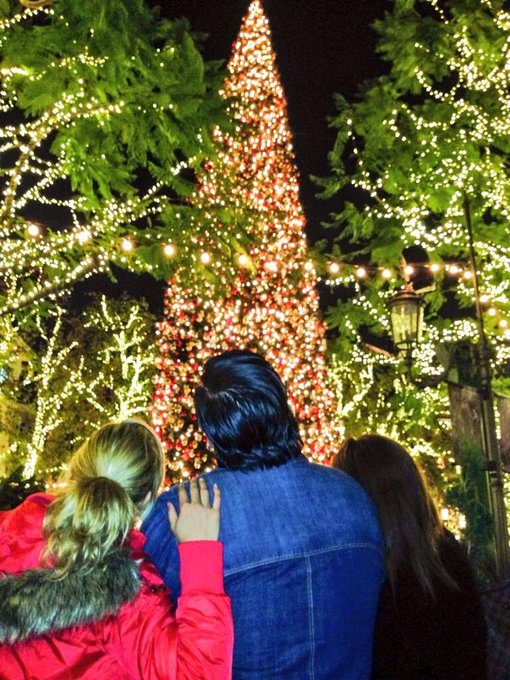 It's that time of year again... 
???
Having a magical evening w/ some of my LA family❤ @RealMrMayhem