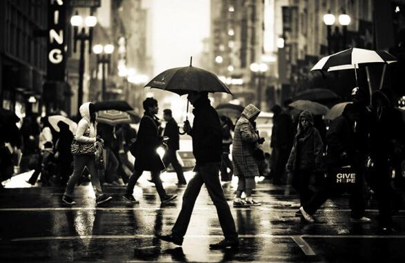 AbroadExperienc's tweet photo. Navid Baraty, #Rain in the city. Quando piove in che città vorreste essere? http://t.co/TCogeS3IeQ