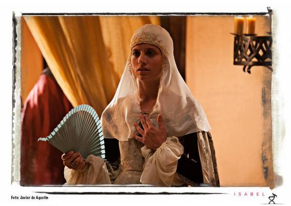 rtve's tweet photo. ¿Cómo se hizo el capítulo 24 de @isabel_tve?
http://t.co/MBbAHpqDdf #Isabel24 http://t.co/ZjW00kgxow