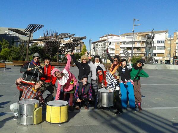 BemBeBatucada's tweet photo. El domingo en #Armilla celebrando el día de la infancia! http://t.co/IlzTsp28SV