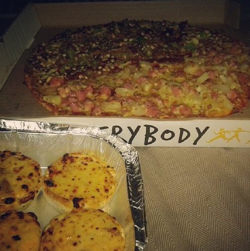 DebonairsPizza's tweet photo. Pizza or #PopItz first? http://t.co/UAF7VaNIpA #decisionsdecisions http://t.co/iRw8hKsDWU