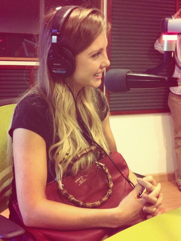 NiMasNiMenos_FM's tweet photo. [FOTO] @SaschaFitness en #elventilador de @VENFM ! http://t.co/km7sQXOhcL