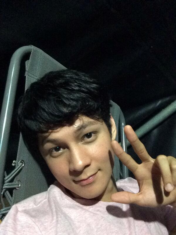 JOSEPHaholicsLG's tweet photo. "@josephCmarco: Good evening from Elai 😃✋ #HonestoTaping http://t.co/5Ax1jB7Xe5" goodmorning:)
