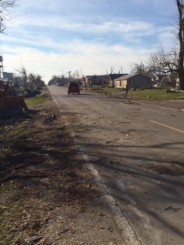 EQBurris's tweet image. Roads are clearing up in Gifford. #cleanupcontinues