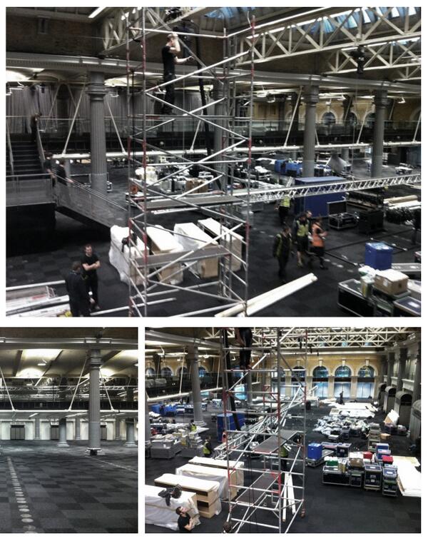 weareultimatee's tweet photo. The install @oldbillingsgate has begun this week #eventprofs #bringonthemerry http://t.co/Er9E9Pl9uS