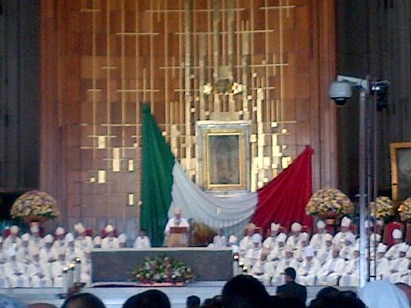 kathrynlopez's tweet image. #LumenFidei #JPII #papafrancisco #ecclesiainAmerica #cultureofencounter get shout-outs in #guadalupe closing homily