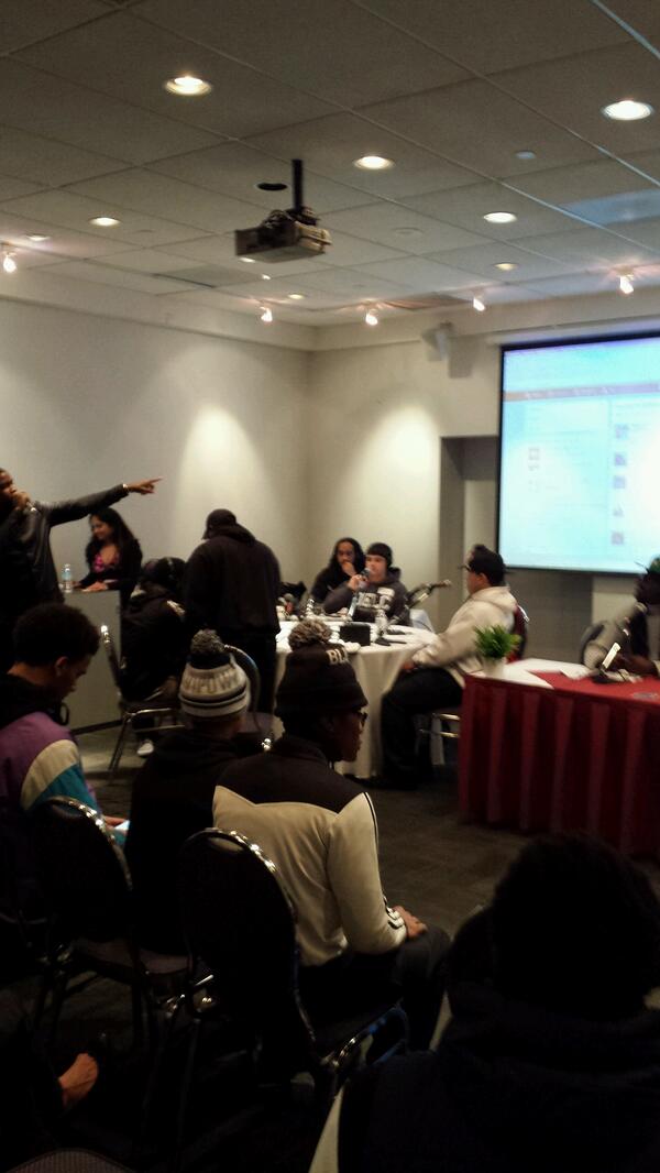 Starting the roundtable discussion #HIStory2k13 <a href="/Read2rap/">Read2rap</a> <a href="/IfIruledTO/">If I Ruled TO</a> @ificanriseabove <a href="/TOHousing/">Toronto Community Housing</a>