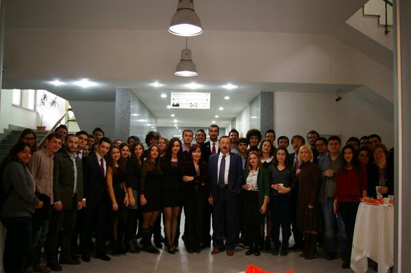 ITUcevher's tweet photo. Biz büyük bir aileyiz http://t.co/SjOUdnxnuv