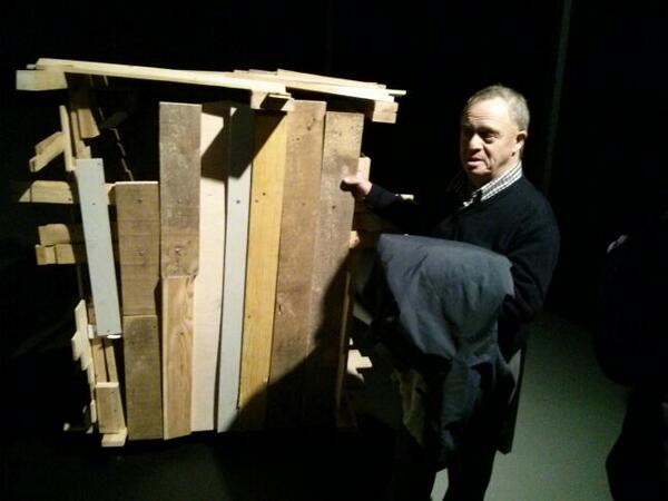 LaCasaEncendida's tweet photo. José Luis Mantecón es el creador de Armario con Ruedas #MundoExtreme http://t.co/Yqlcufx9Oz
