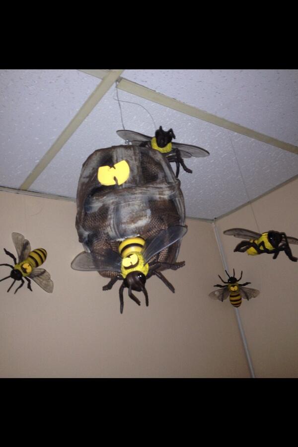 RemedyRoss's tweet photo. My Killa Bee Hive!!! #wutang #studioflow #viewstudios @WuInternational @WUTANG_CORP @WuTangOfficial @RZA http://t.co/5V3R683h4z