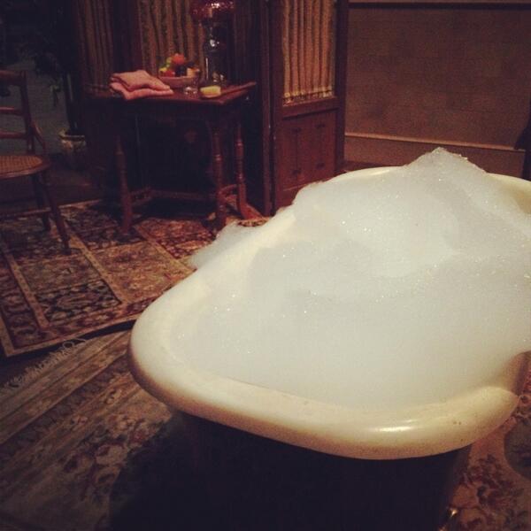 Ernesto &amp; his lovely ladies are bubble testing this afternoon. #DonPasquale #sofreshandsoclean <a href="/ManitobaOpera/">Manitoba Opera</a>