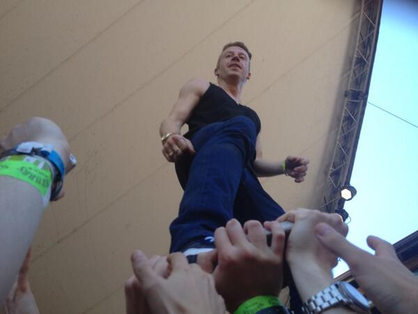 jenobe11's tweet photo. @Rachel Ray on stage right now reminiscing about awesome Macklemore #sxsw show last year! #txconfwomen http://t.co/DdVNsg6quV