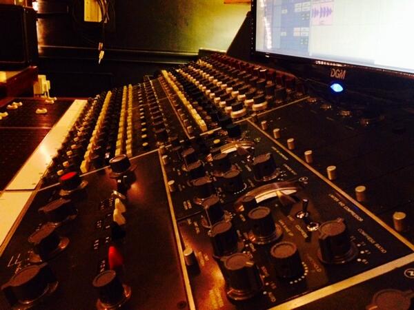 philipmagee's tweet image. Recording @Kodaline on one of my favourite console @ValeStudiosUk #nextsingle