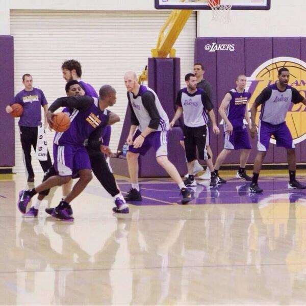 Ti_MANDO's tweet photo. He's back!! http://t.co/P27ZRlwno1