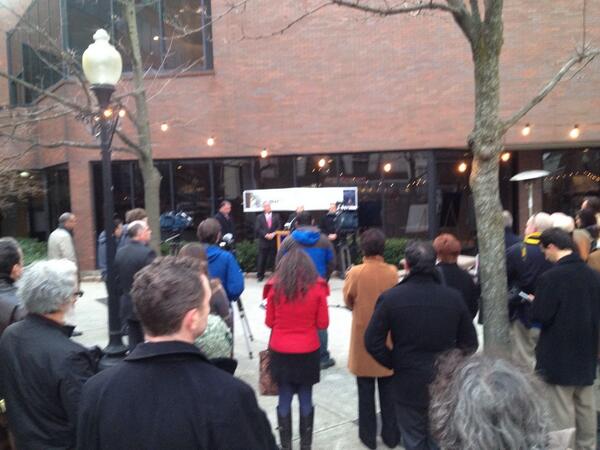 CapAlbanyCorp's tweet image. Press conference is underway! Following it we will move indoors to the Hilton for more engagement &amp;amp; Pecha Kucha