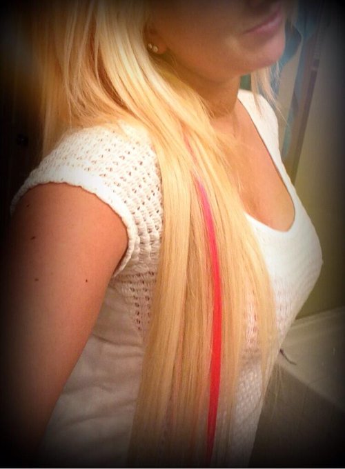 New hair!! #blonde #pink #extensions http://t.co/HAk1AE8zHC<a href="/tag/blonde"class="tags">#blonde</a><a href="/tag/pink"class="tags">#pink</a><a href="/tag/extensions"class="tags">#extensions</a>