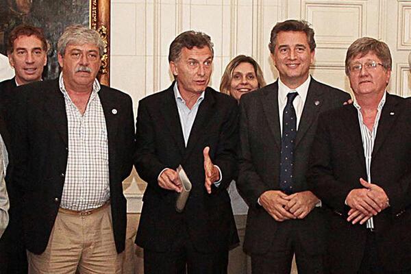 aguzrisso's tweet photo. Macri aseguró que el campo es "el sector más importante de la economía argentina" http://t.co/uHAT49YwlP http://t.co/7kfTpA7zDS