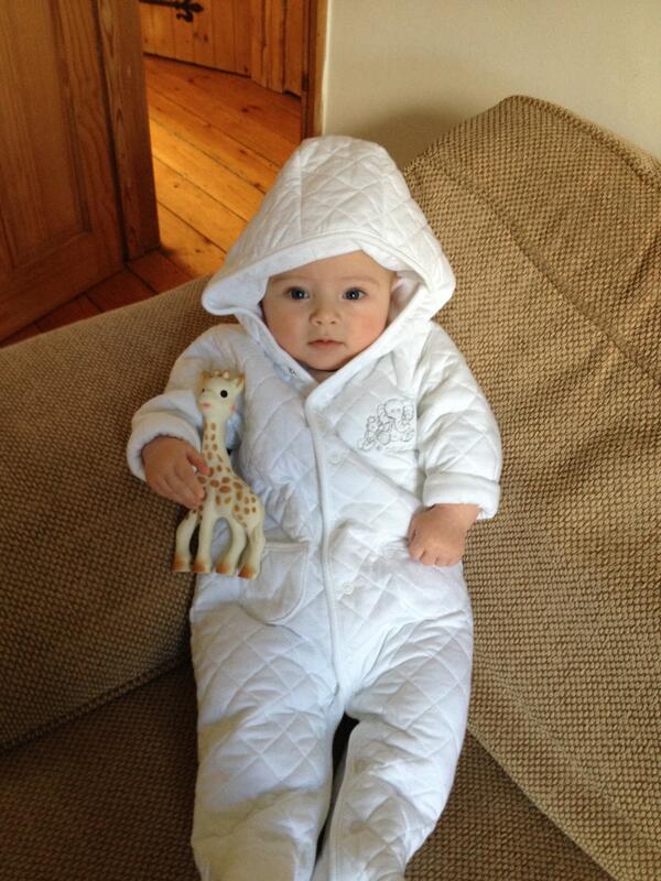 TeddyTompsett's tweet photo. George Tompsett preparing for his impersonation of East 17 's Stay Now ! http://t.co/pB3btpNMFd